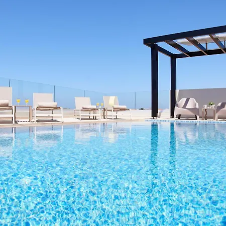 - Beachfront Roof Pool Seaviews