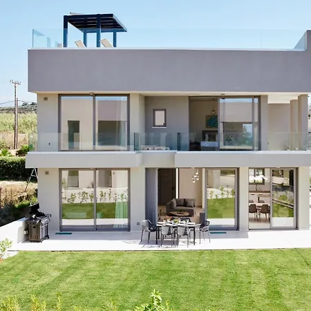 - Beachfront Roof Pool Seaviews *