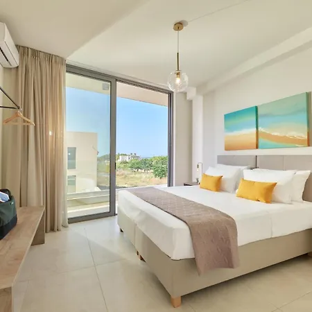 - Beachfront Roof Pool Seaviews *
