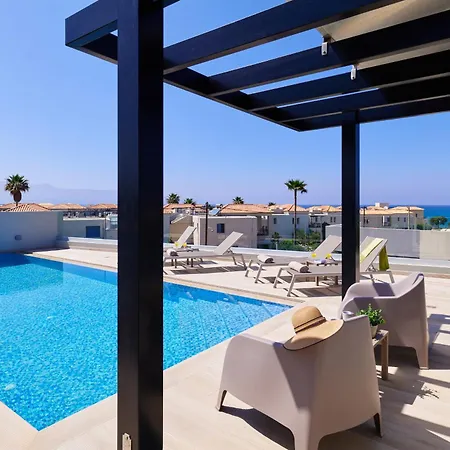 - Beachfront Roof Pool Seaviews 度假居 *